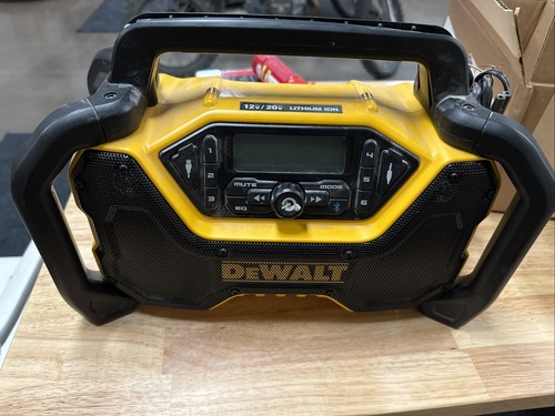 Best Jobsite Radio Review 2026: DeWalt vs. Makita vs. Milwaukee From a Journeyman dewalt radio