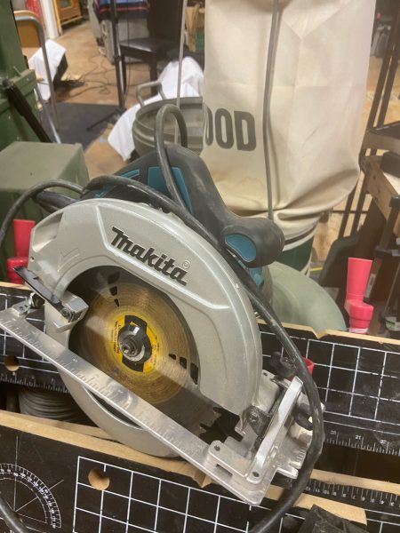 Makita corded circular saw